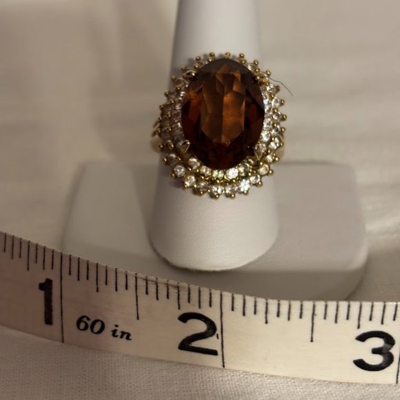 Beautiful Brown Color Ring with Crystals in Gold Tone Setting - size 9.5 - Picture 5 of 16